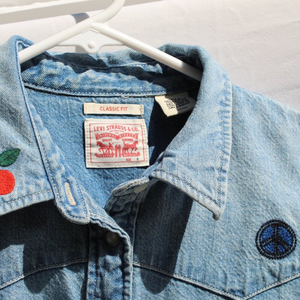 Levi Strauss Jean Shirt with Embroidery Size S - Picture 4 of 8